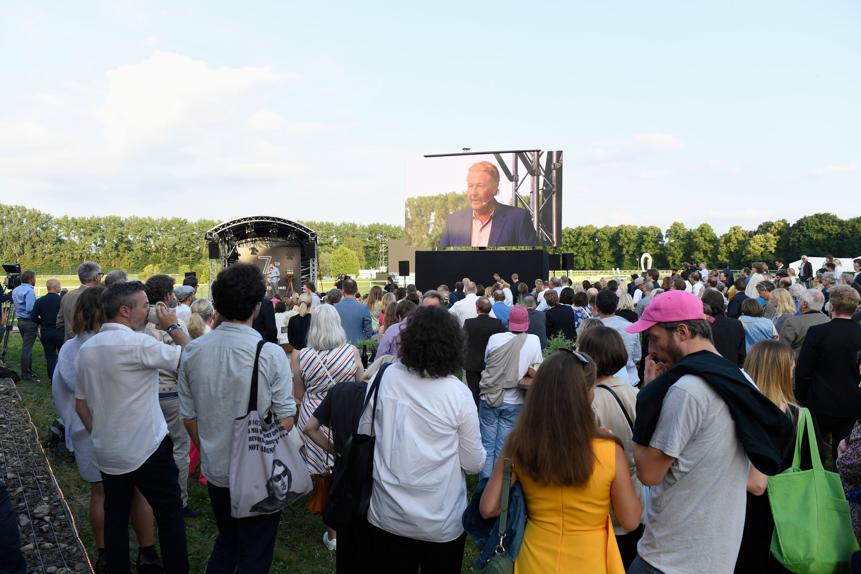 / Jubiläum, Feier „75 Jahre ndf - neue deutsche Filmgesellschaft“ / Almhütte / Galopprennbahn / München / 29. Juni 2022 / Filmfest München / Bitte Fotovermerk: Agentur Schneider-Press / Frank Rollitz