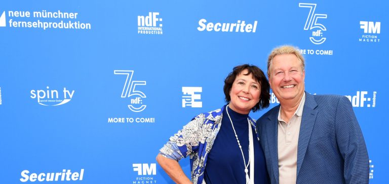 / Jubiläum, Feier „75 Jahre ndf - neue deutsche Filmgesellschaft“ / Almhütte / Galopprennbahn / München / 29. Juni 2022 / Filmfest München / Bitte Fotovermerk: Agentur Schneider-Press /W.Breiteneicher